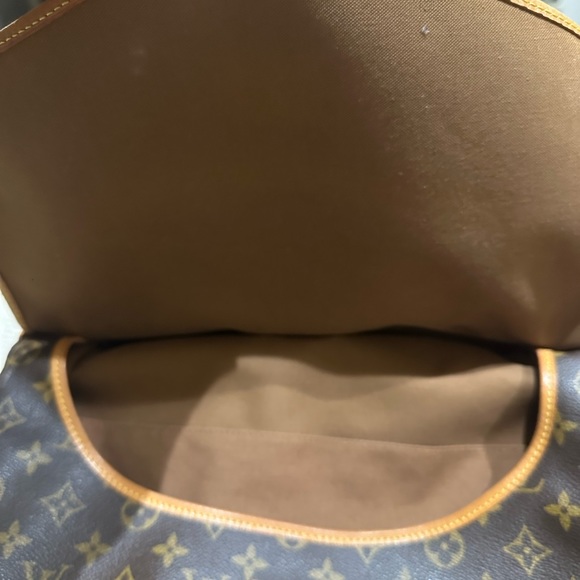 LOUIS VUITTON Saumur 35 Shoulder bag - Picture 7 of 13